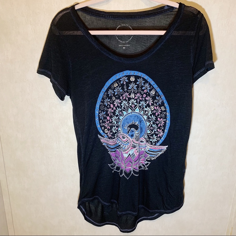 🍀Lucky Brand light material T shirt. Size M.